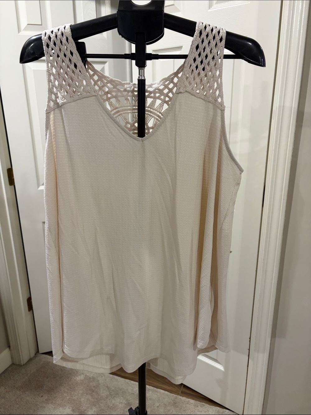 torrid (1) XL Cream Crochet Yoke Sleeveless Tank